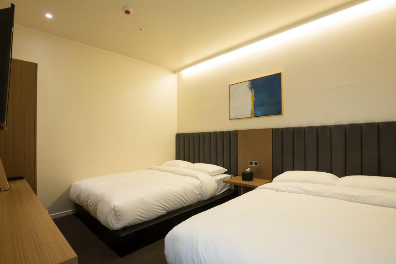 Uh Suite The Haeundae Пусан Екстериор снимка