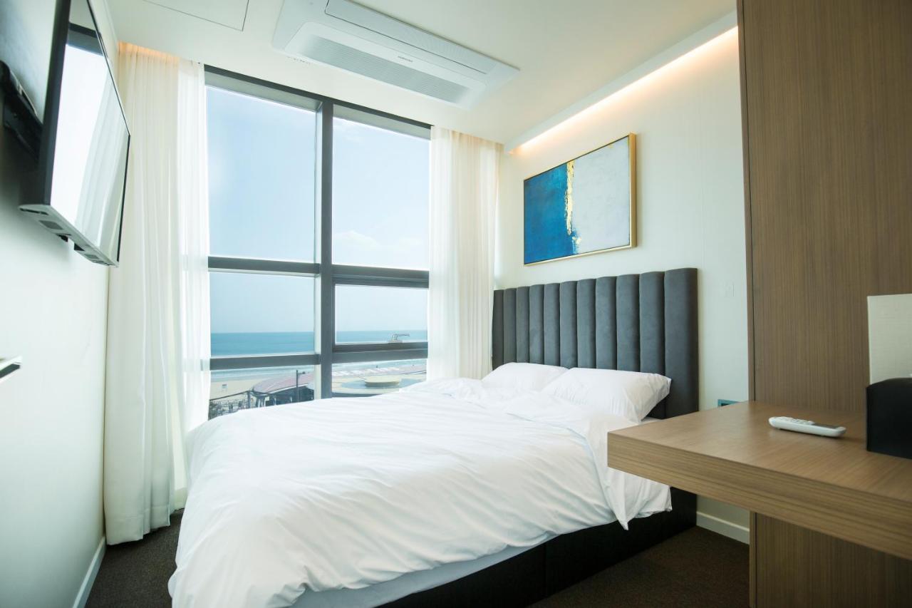 Uh Suite The Haeundae Пусан Екстериор снимка