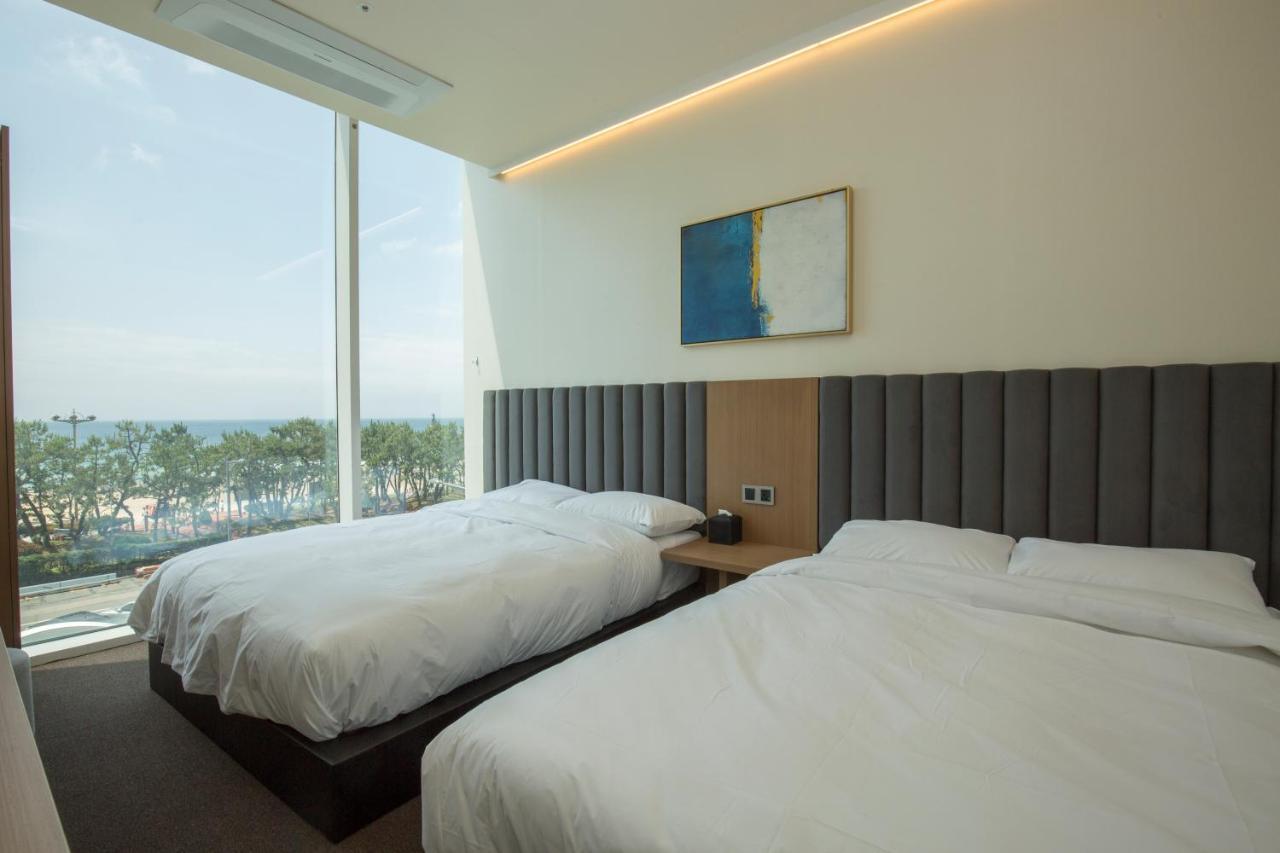 Uh Suite The Haeundae Пусан Екстериор снимка