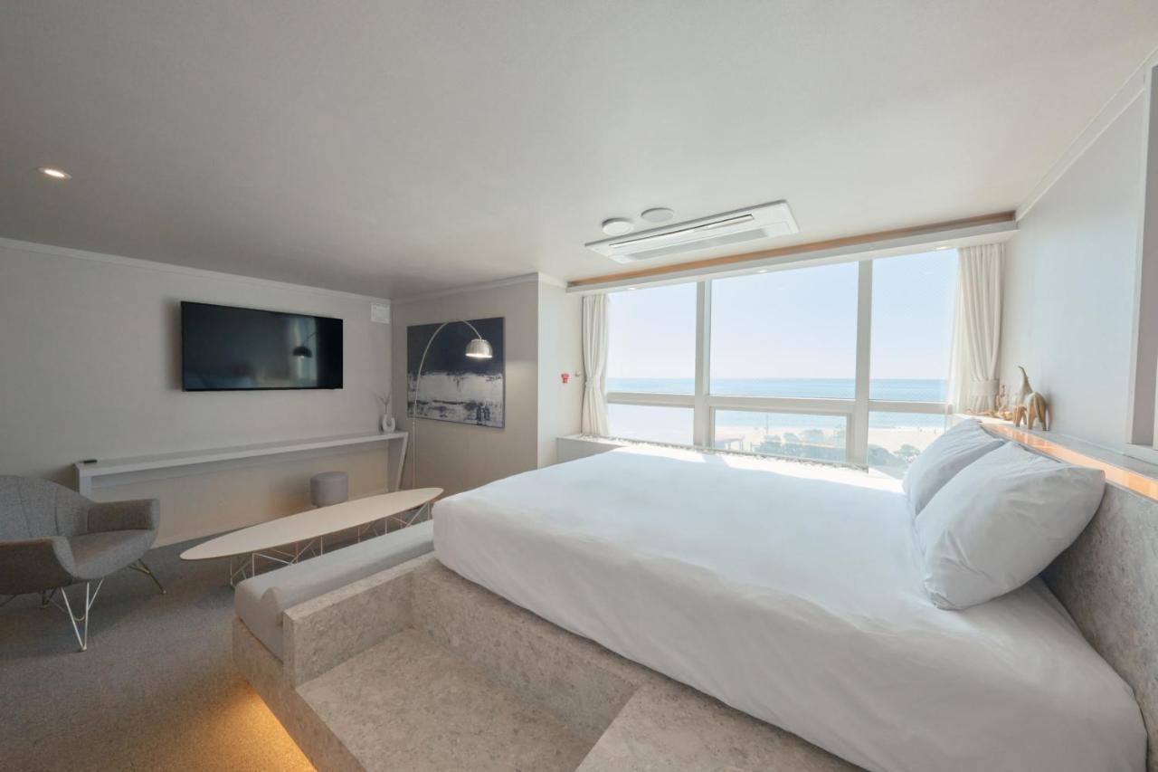 Uh Suite The Haeundae Пусан Екстериор снимка