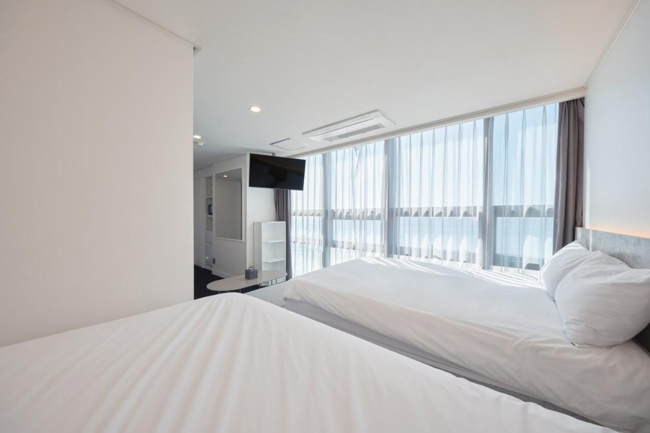 Uh Suite The Haeundae Пусан Екстериор снимка