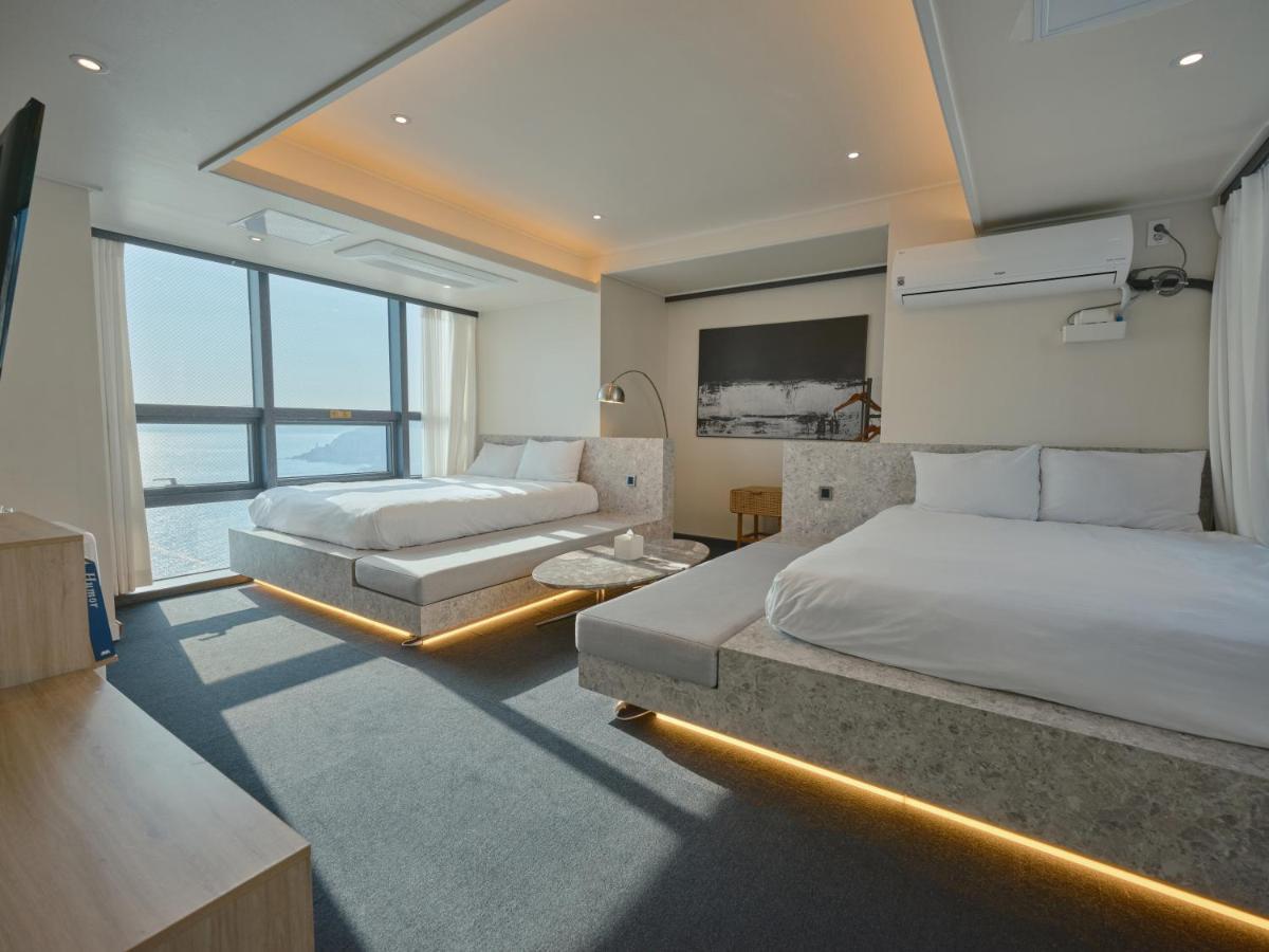 Uh Suite The Haeundae Пусан Екстериор снимка