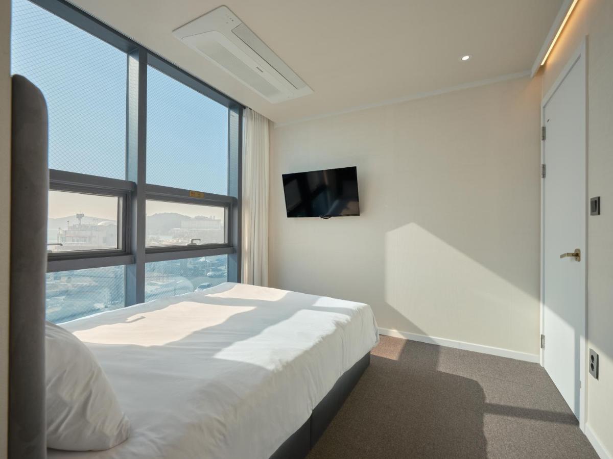 Uh Suite The Haeundae Пусан Екстериор снимка