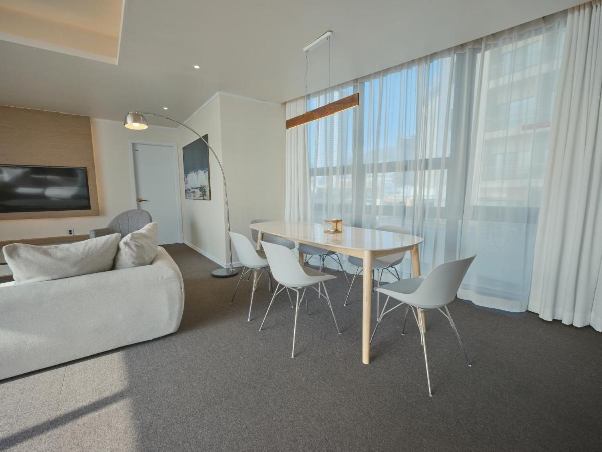 Uh Suite The Haeundae Пусан Екстериор снимка