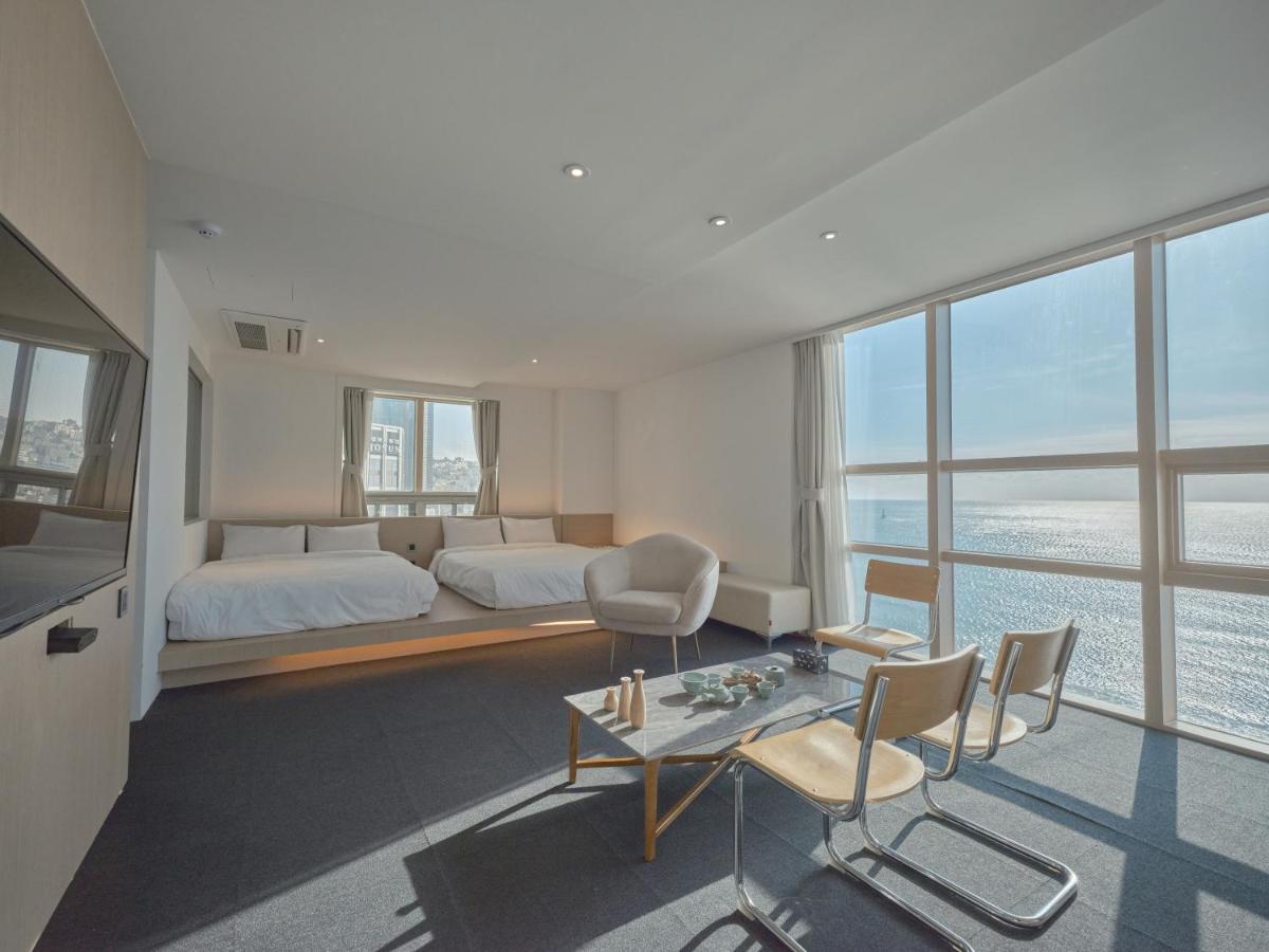 Uh Suite The Haeundae Пусан Екстериор снимка