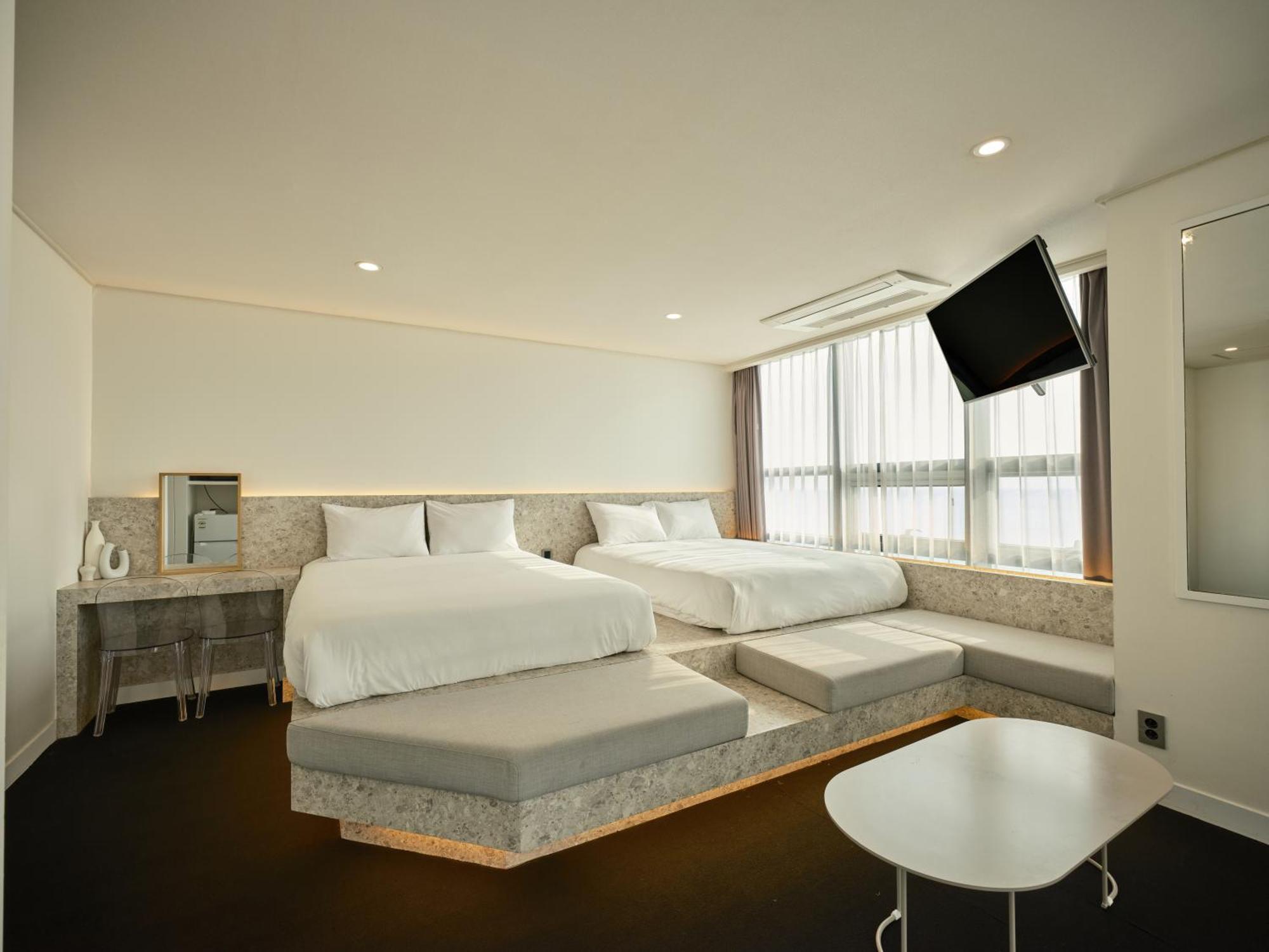 Uh Suite The Haeundae Пусан Екстериор снимка