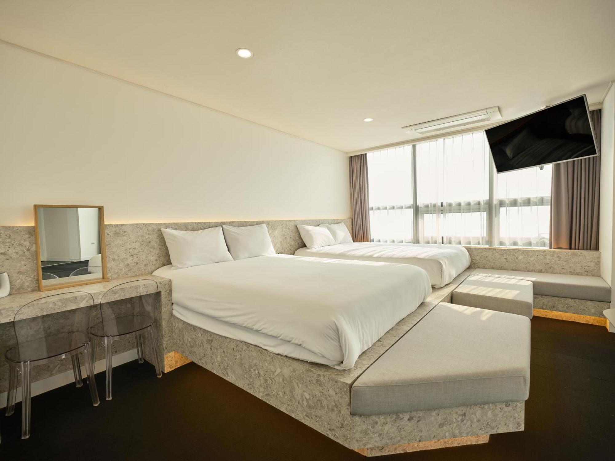 Uh Suite The Haeundae Пусан Екстериор снимка