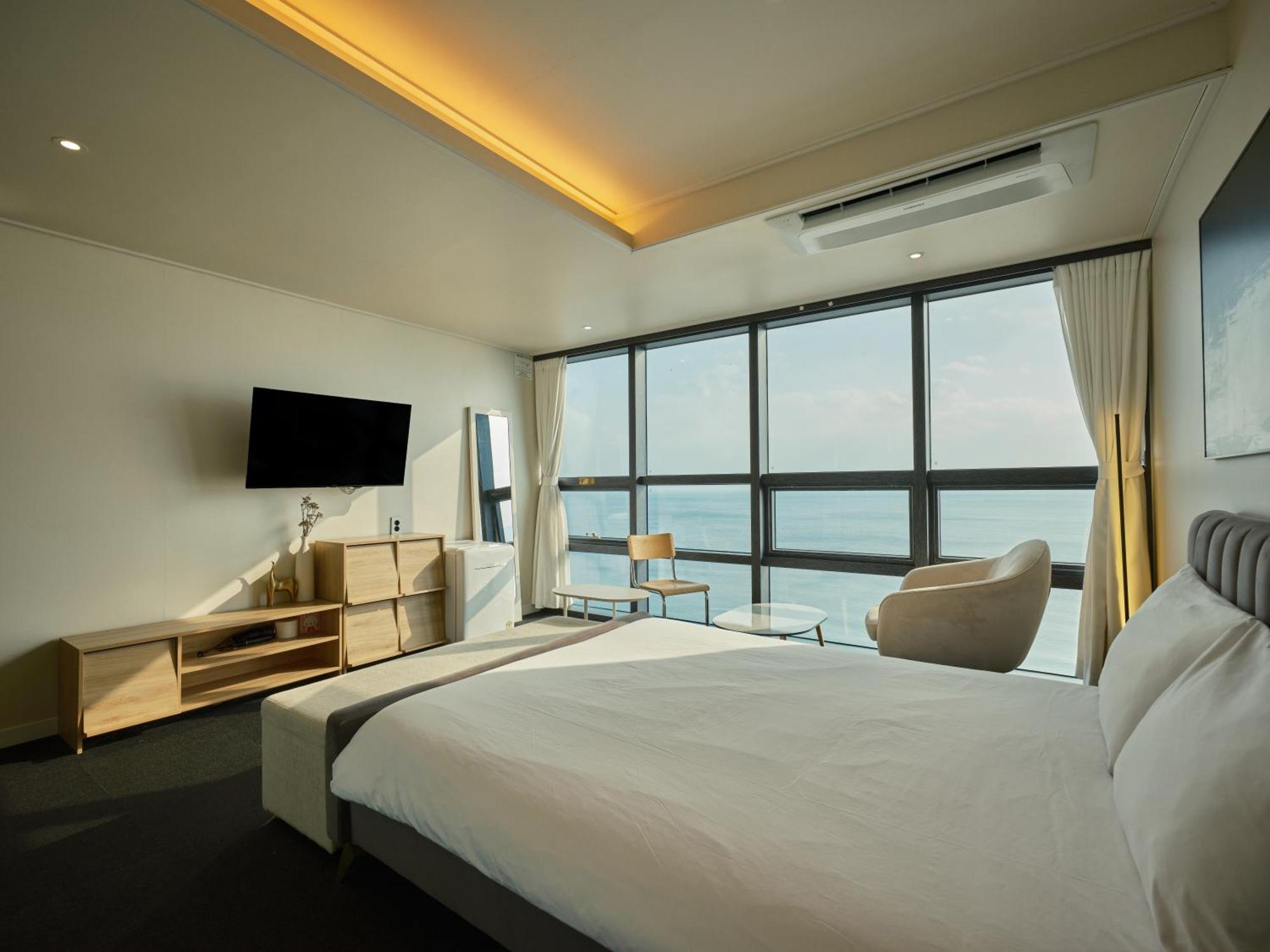 Uh Suite The Haeundae Пусан Екстериор снимка