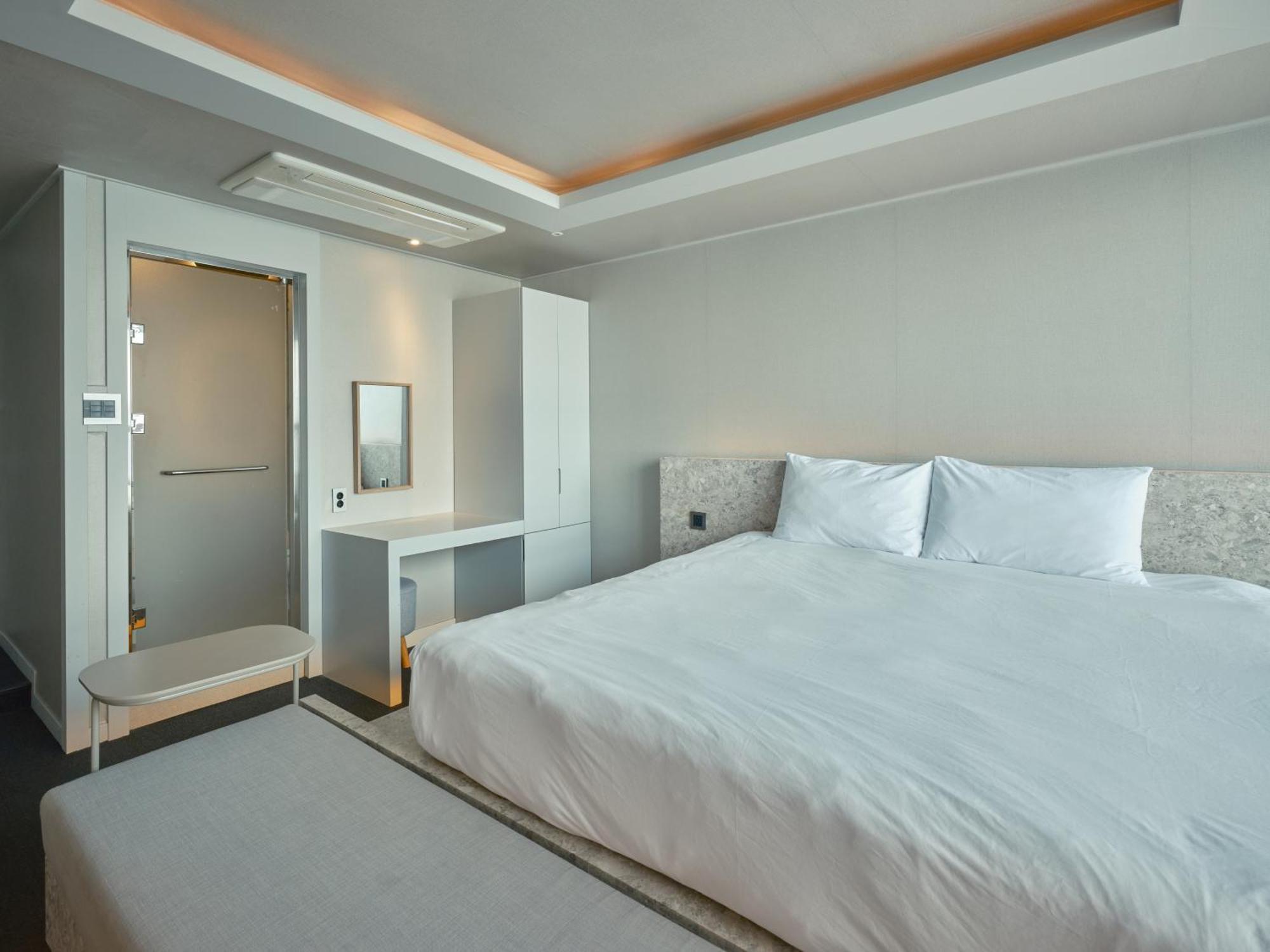 Uh Suite The Haeundae Пусан Екстериор снимка