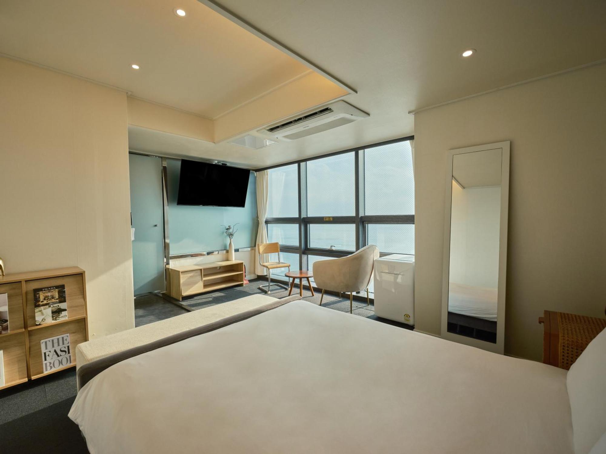 Uh Suite The Haeundae Пусан Екстериор снимка