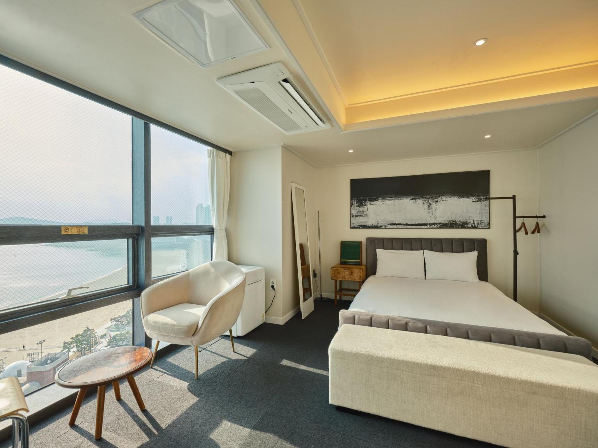 Uh Suite The Haeundae Пусан Екстериор снимка